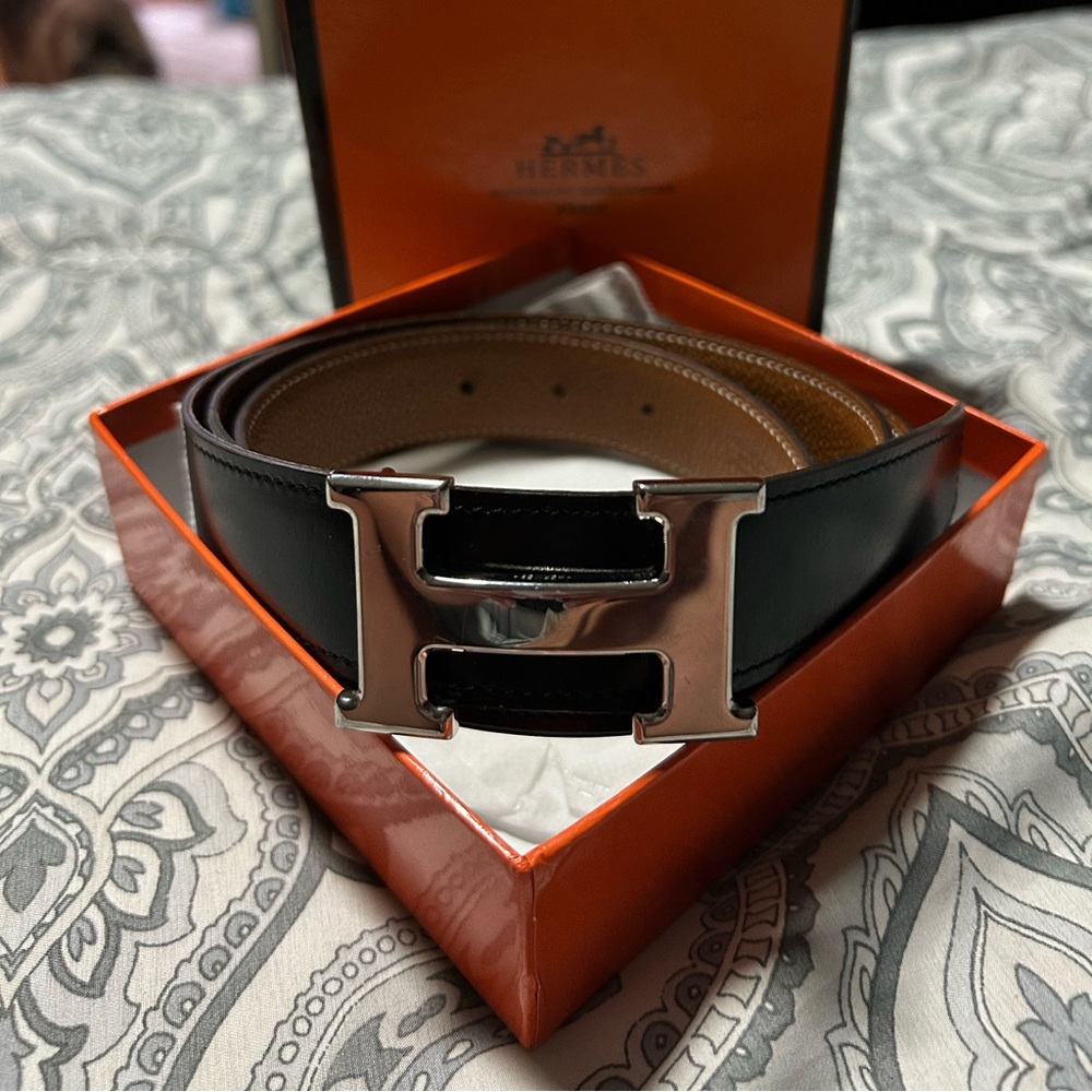 Men’s Hermes belt and buckle.